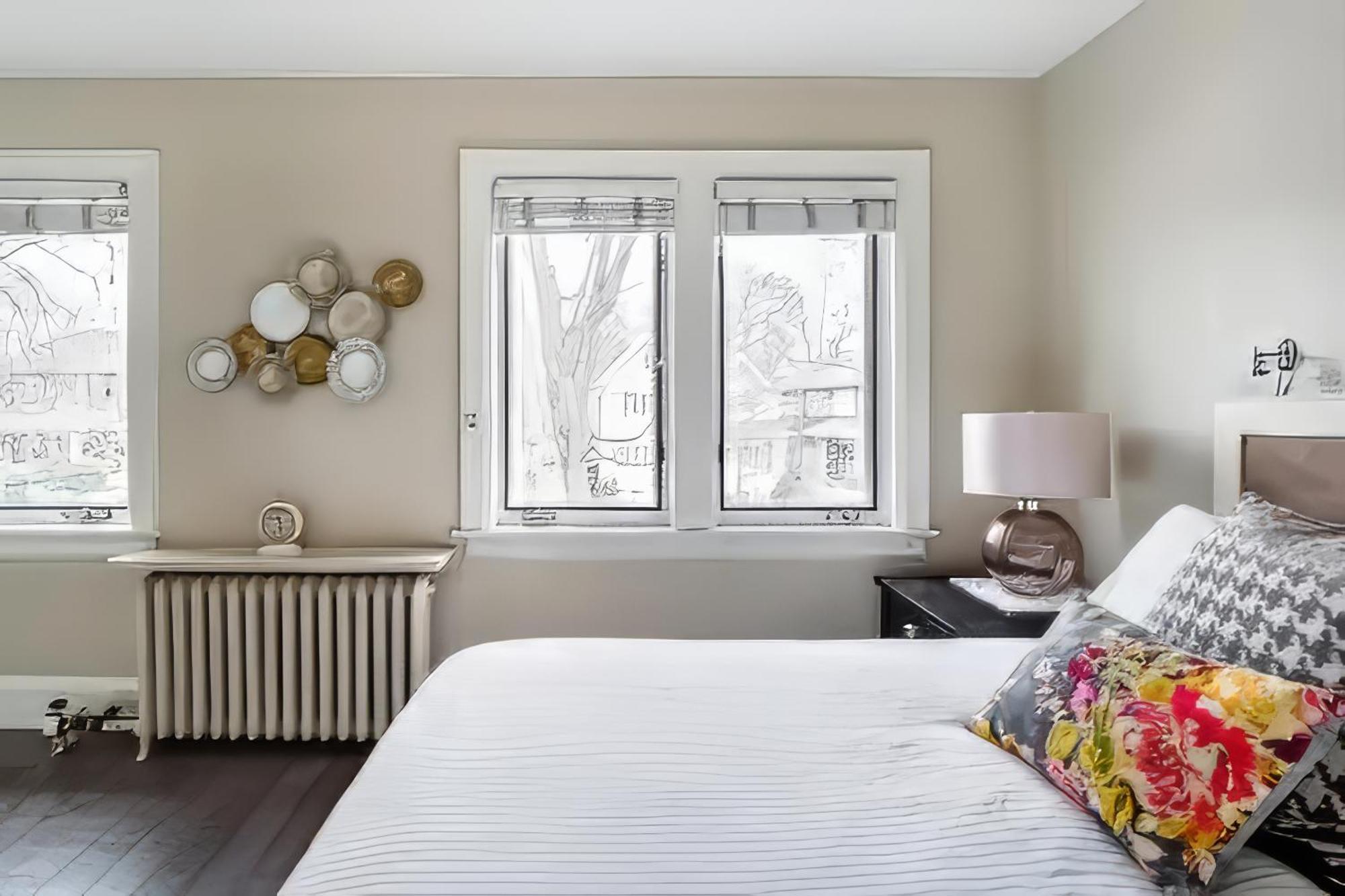Double Bedroom On Up Or 3 Bedrooms In Basement Near Eglinton Subway Station Toronto Exterior photo