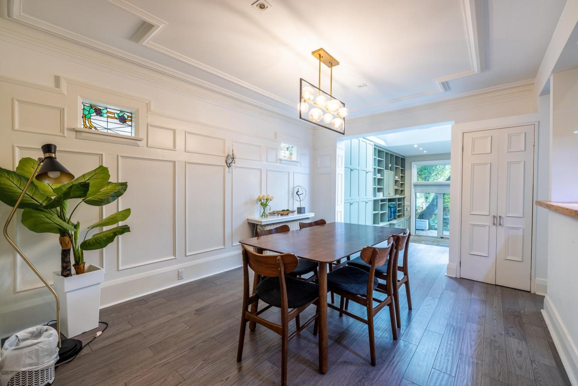 Double Bedroom On Up Or 3 Bedrooms In Basement Near Eglinton Subway Station Toronto Exterior photo